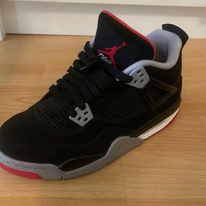 Air Jordan 4 breds size 5Y 6.5 Womens
